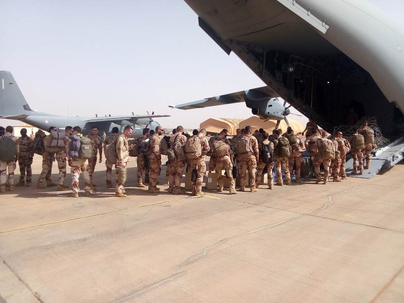 depart soldats francais Niamey