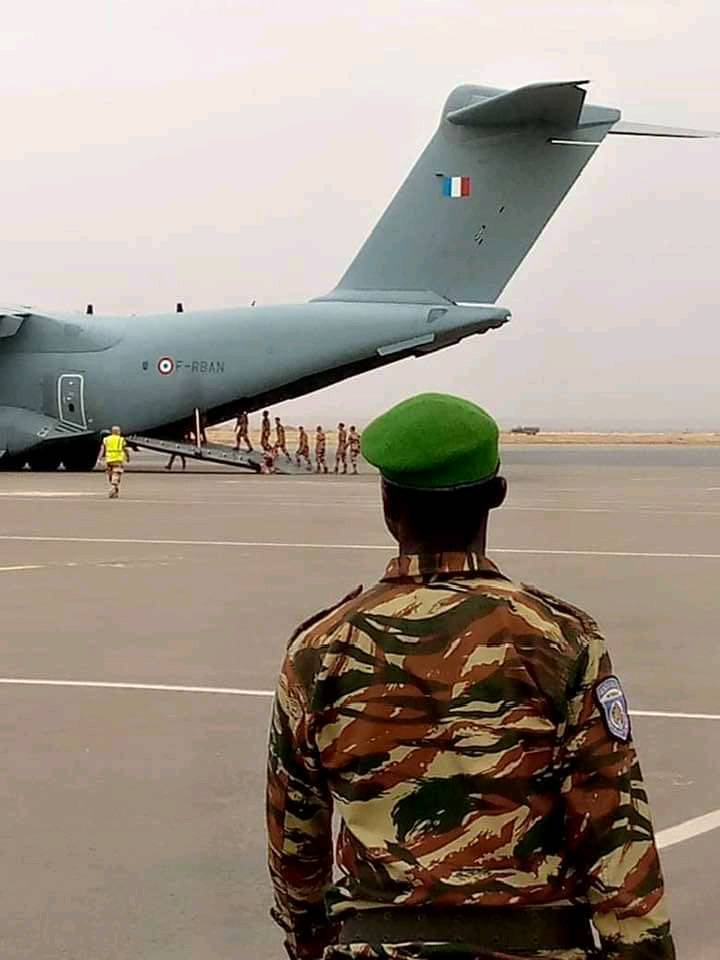 departs soldats francais du Niger