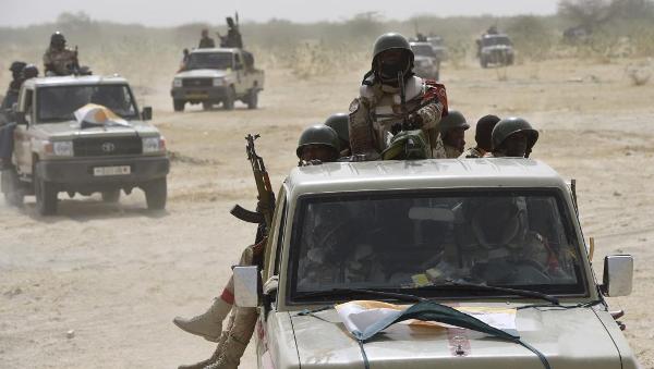 soldats nigeriens patrouillent dans le nord du Nigeria