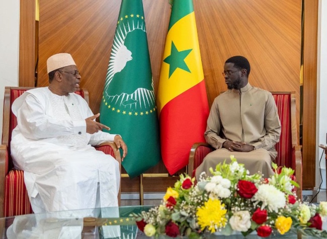 Sénégal : Macky Sall obtient enfin le soutien de son pays à sa candidature aux Nations unies, sur fond de poker politique à Dakar