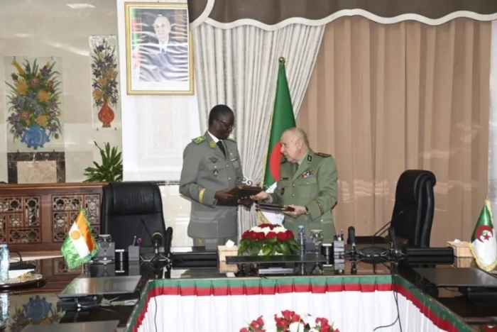Coopération militaire : Niamey et Alger signent un nouvel accord qui renforce leur partenariat dans les domaines de la Défense et de la Sécurité