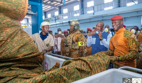 Burkina : le Président Traoré inaugure un complexe industriel textile militaire de 17 milliards FCFA mobilisés « sans crédit »