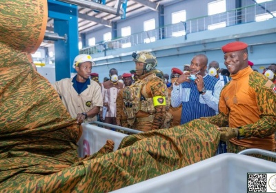 Burkina : le Président Traoré inaugure un complexe industriel textile militaire de 17 milliards FCFA mobilisés « sans crédit »