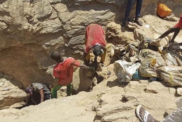 Nigéria : Des Populations locales impuissantes, piégées dans les mines, sous le contrôle des terroristes !