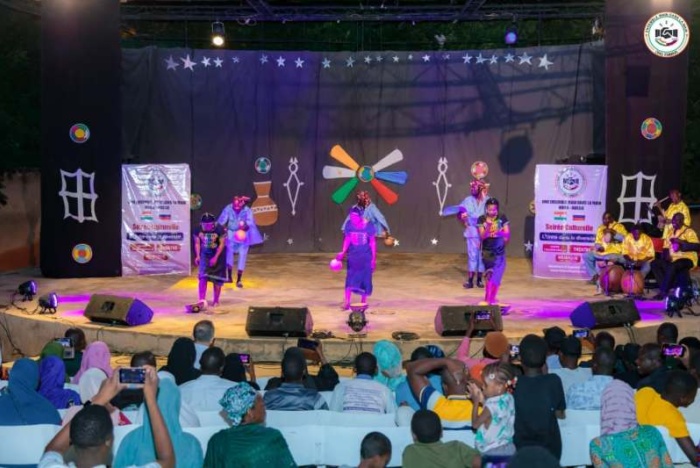 Niger : l’ONG EMMNR met les parentés à plaisanterie au cœur d’une soirée dédiée à l’unité dans la diversité