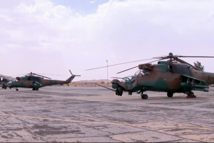 Coopération militaire : l’Algérie offre 4 hélicoptères et du matériel militaire aux forces nigériennes