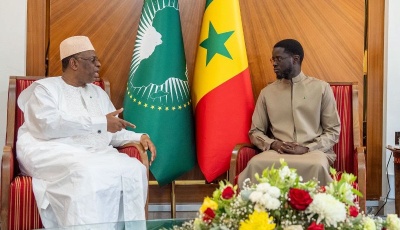 Sénégal : Macky Sall obtient enfin le soutien de son pays à sa candidature aux Nations unies, sur fond de poker politique à Dakar