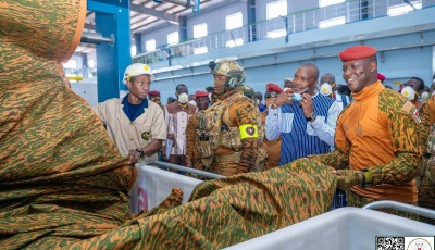 Burkina : le Président Traoré inaugure un complexe industriel textile militaire de 17 milliards FCFA mobilisés « sans crédit »