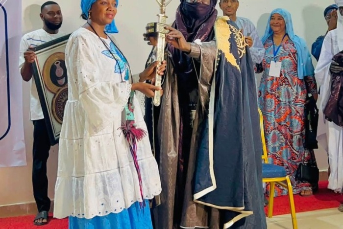 Clôture du FONAF 2026 : la promotrice Mayaki Hadiza Maiga honorée du titre « Tambara de l’Aïr » pour son engagement en faveur des femmes et des jeunes