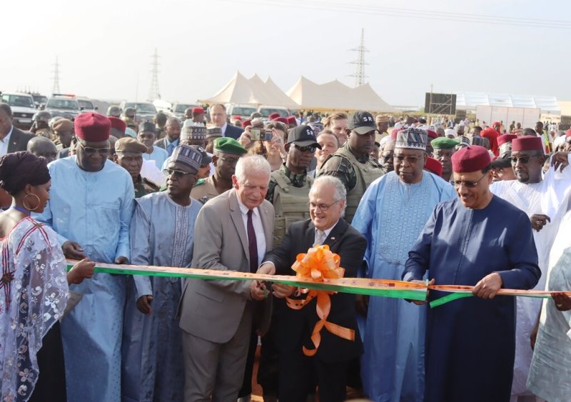 Inauguration centrale solaire Gourou Banda