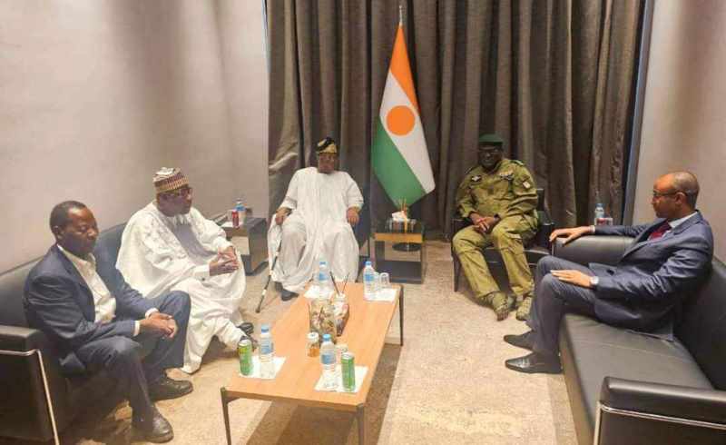 Nicephore Dieudonne Soglo et Boni Yayi a Niamey