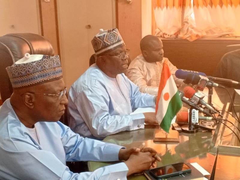 Point Presse Ministre Commerce Seydou Asman 08 03 2024