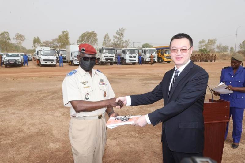 Remise materiel Chine au Burkina Faso BIS