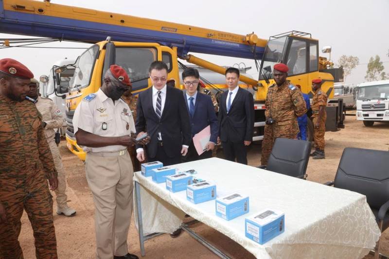 Remise materiel Chine au Burkina Faso BIS