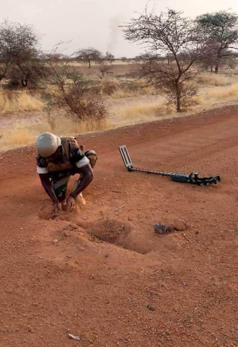 Soldats nigeriens deminage1