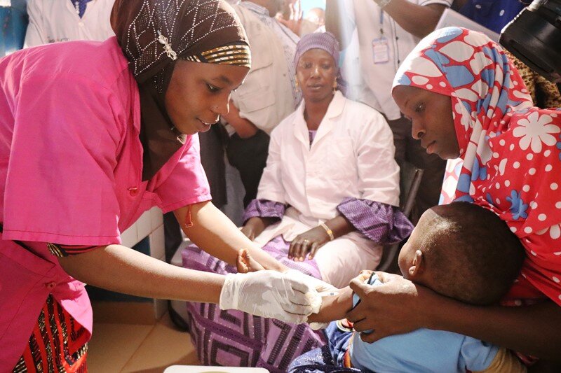 Vaccination enfant village de Kodo