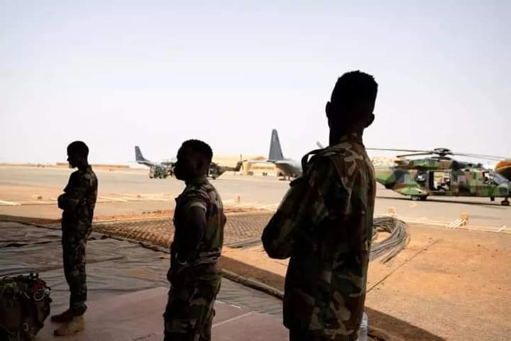 soldats francais et nigeriens