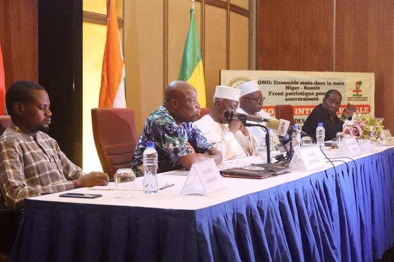 table ronde ONG EMMNR BIS3