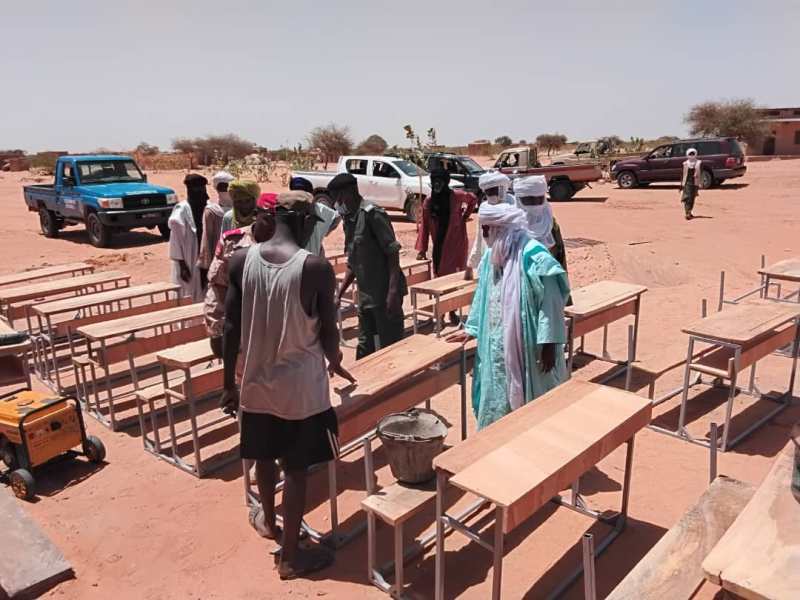Agadez remise tables banc education