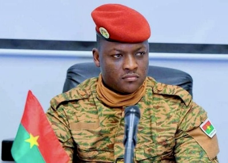 Capitaine Ibrahim Traore micro
