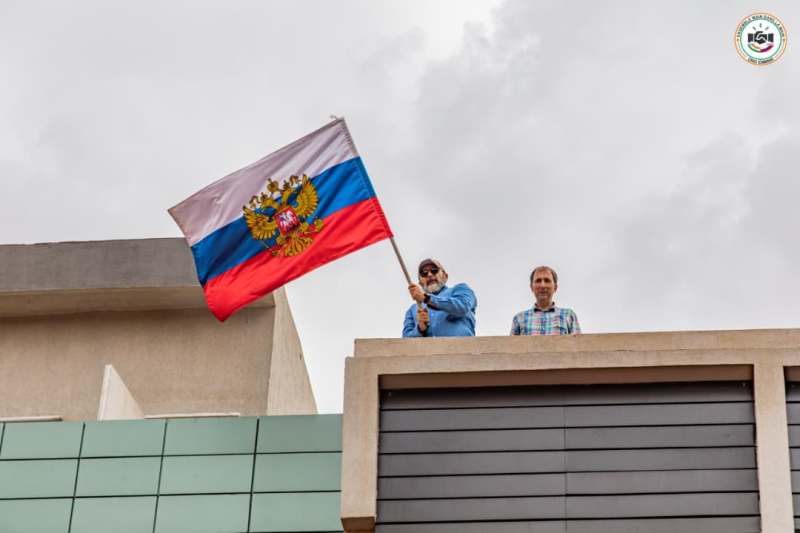 Celebration fete drapeau russe BIS4