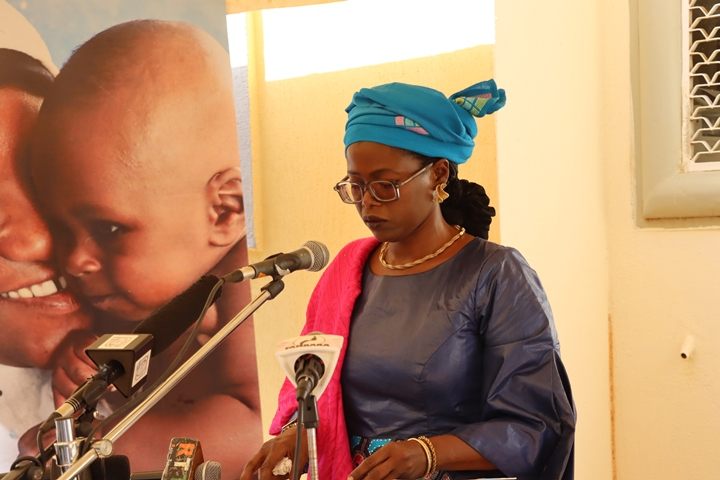 Djanabou Mahonde remise don Ministere Population