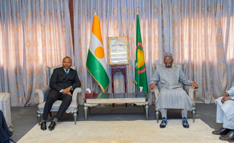 Guy Mesmin ADOUA OYILA presentation lettres Ministre Bakary Sangare BIS1