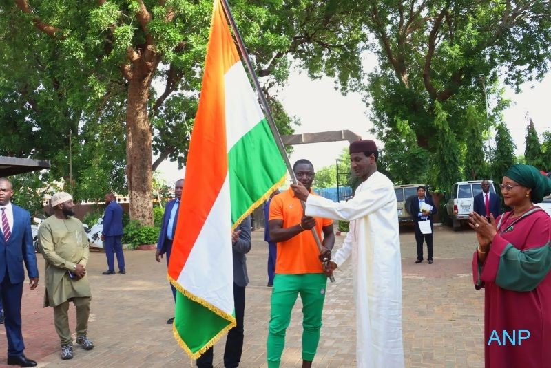 Lamine Zeine remise drapeau CHAN 2025