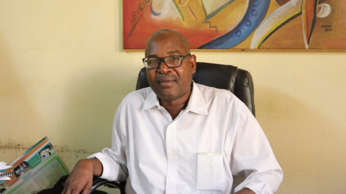 Moussa Tchangari dans son bureau