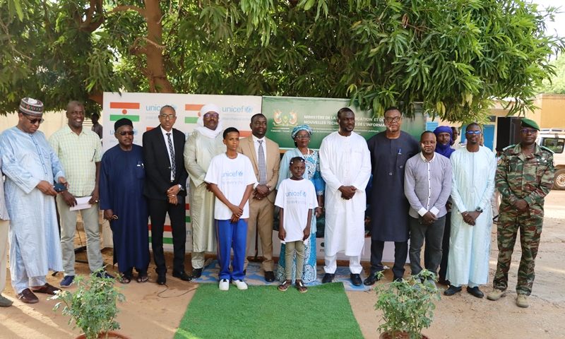 Remise materiels Unicef Medias partenaires BIS5