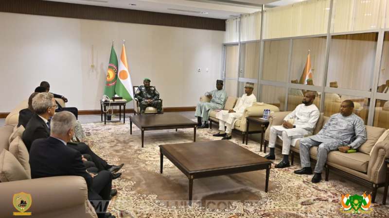 Tiani et delegation Ousmane Diagana