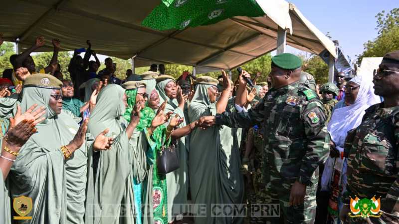 Tiani et femme FDS BIS1