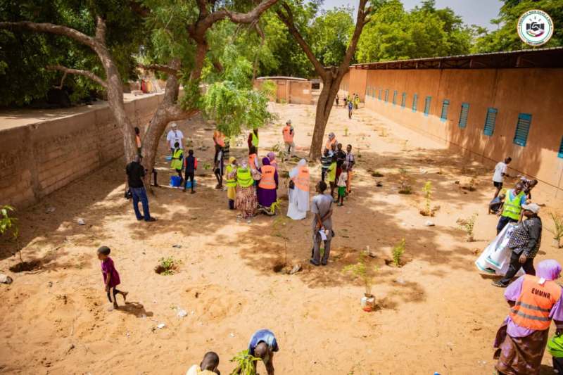 plantation arbres etablissements scolaires Communaute Urbaine Niamey BIS11