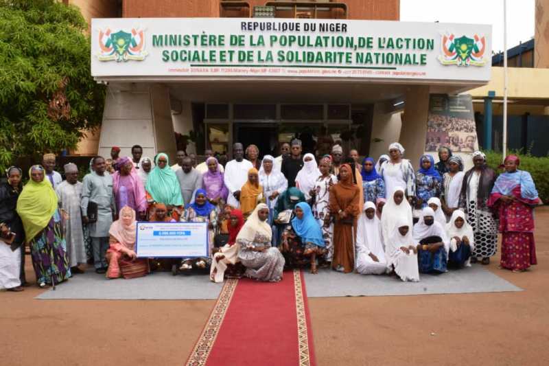 remise appuis financiers UEMOA aux Jeunes Filles handicapees BIS14
