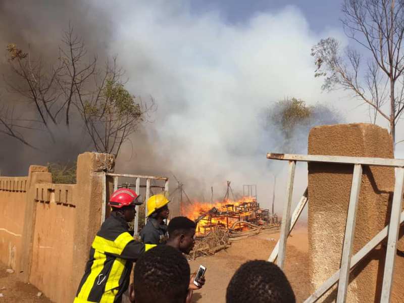 Incendie ecole Goudel Niamey BIS