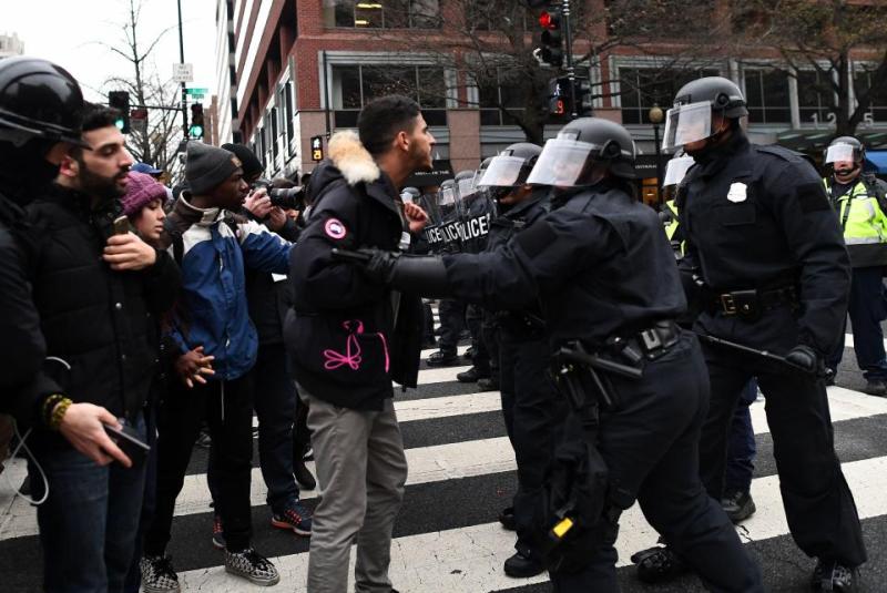 Anti Trump protesters 1