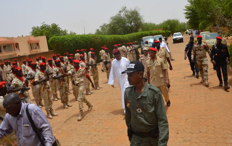 Bazoum visite police nationale1