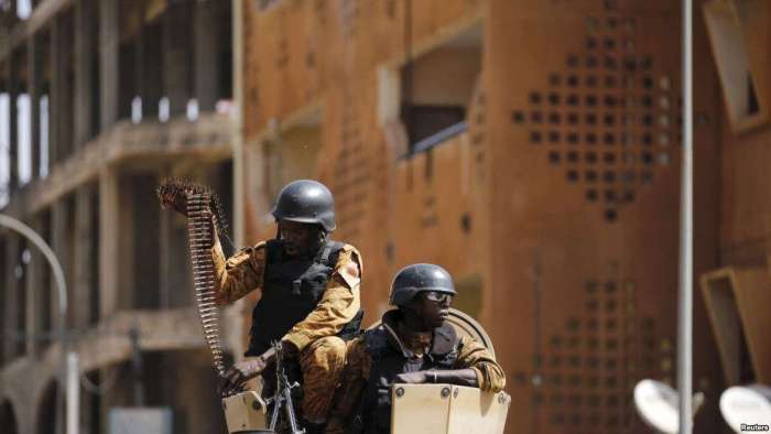 Des forces de l ordre burkinabe