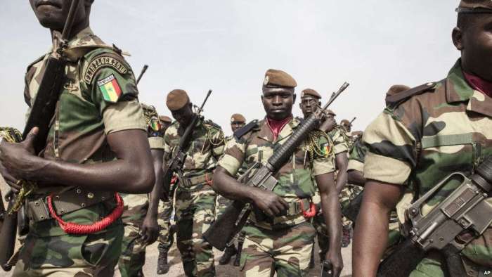Des militaires senegalais a Thies