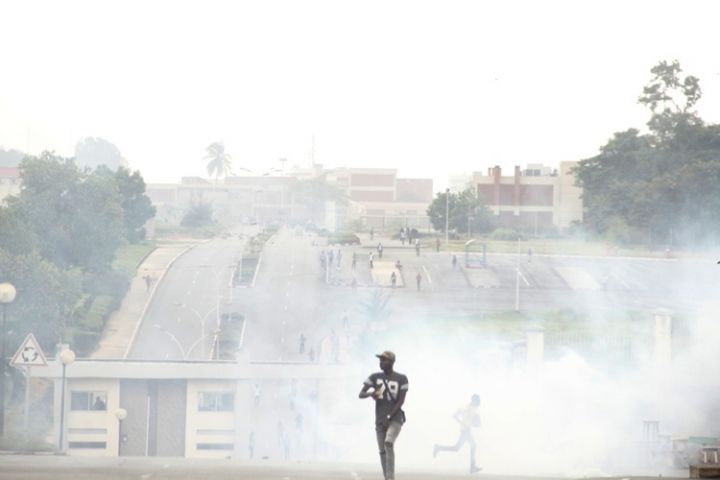 Etudiants font la casse3s