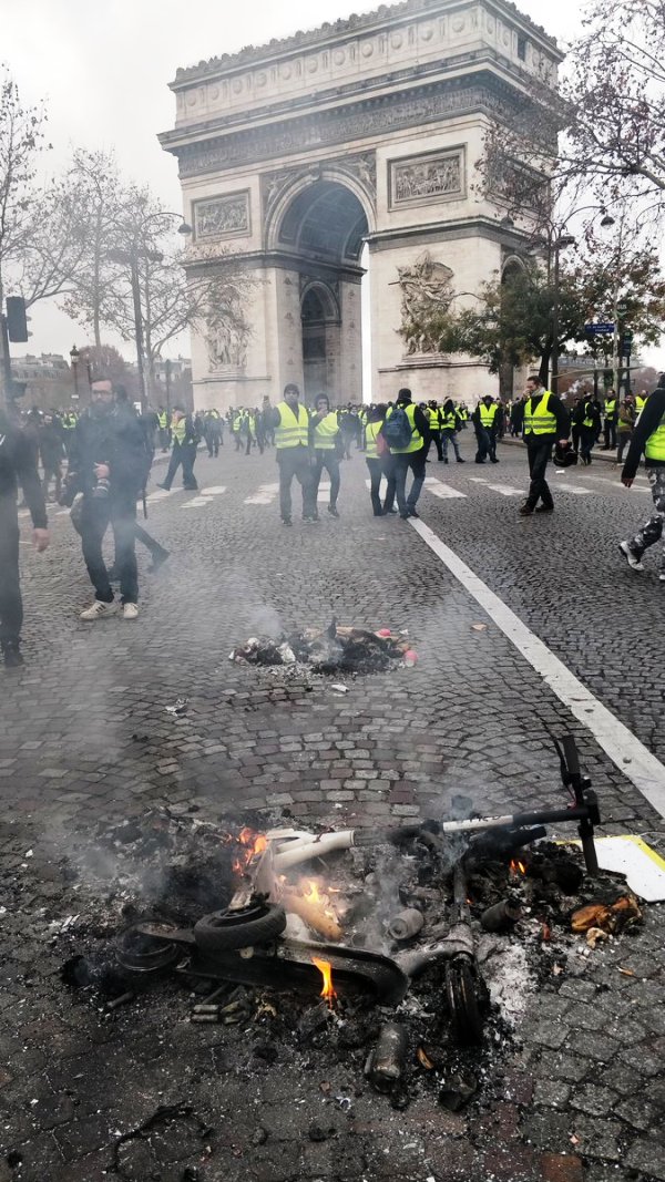 Gilest jaunes manif paris BIS7