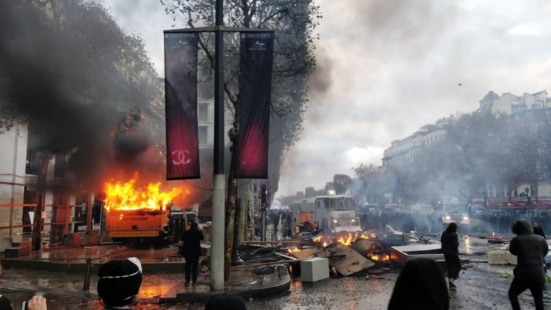 Gilest jaunes manif paris BIS8