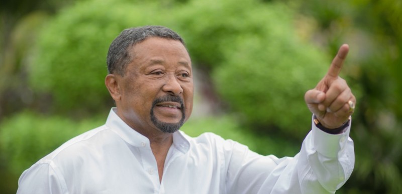Jean Ping doigt