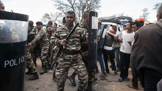 Manifestation des travailleurs dans les mines a Antananarivo