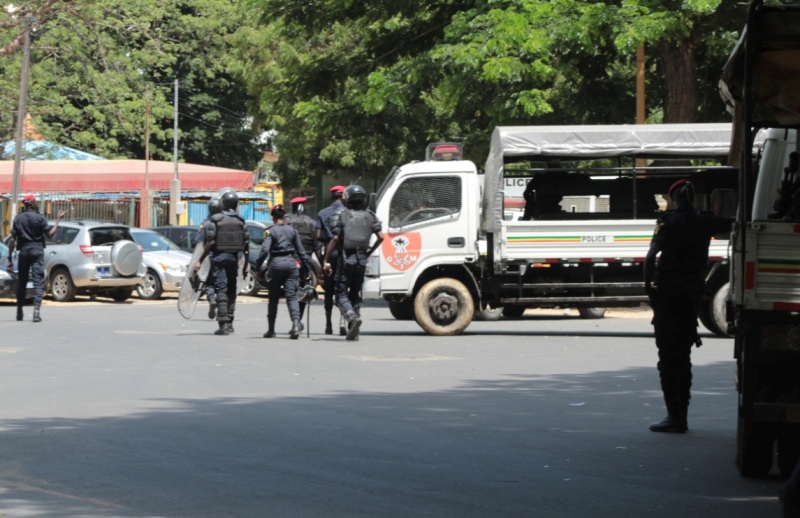 Police surveille rue de Dakar