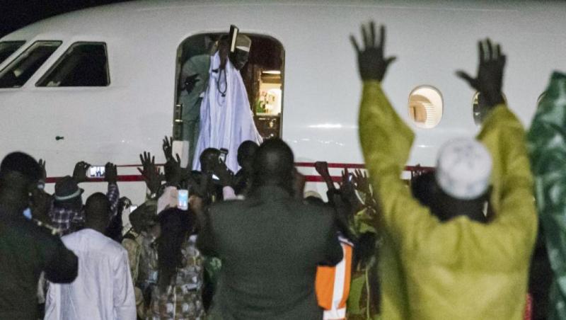 Yahya Jammeh salue pour la derniere fois ses partisans