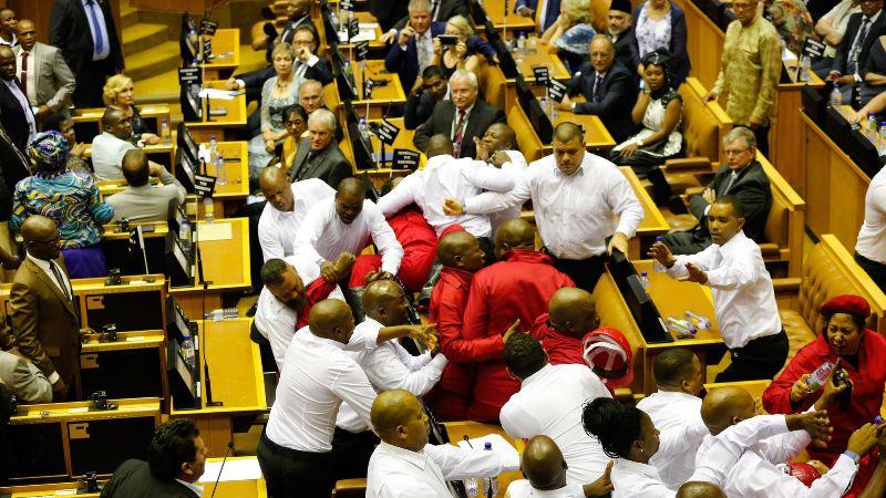 bagarre au parlement sud africain1