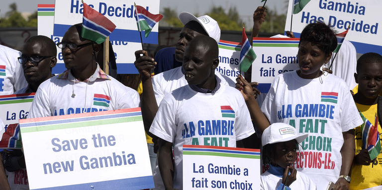 manifestation a dakar pour le respect des URNES