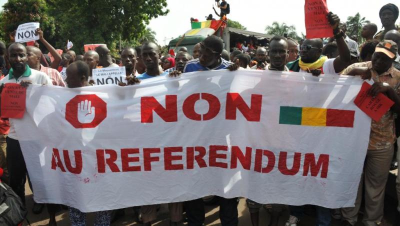 manifestation a Bamako contre un referendum