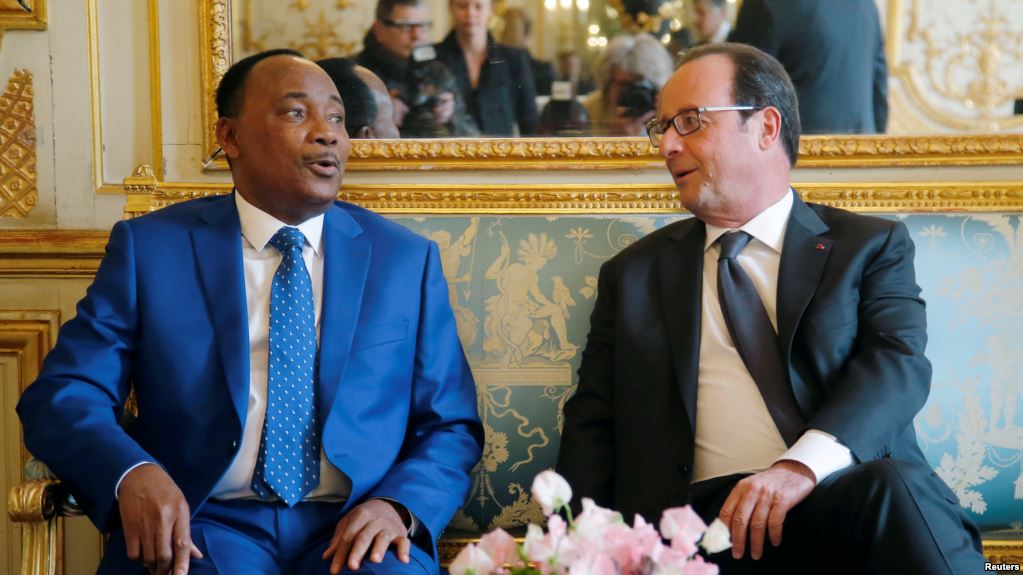 Francois Hollande et Mahamadou Issoufou au Palais de l Elysee